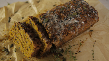 Dyniowe ciasto z czarnym sezamem