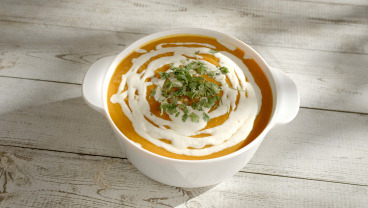 Zupa krem z dyni i cukinii z pomidorami