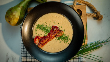 Krem z ziemniaków z pieczonym czosnkiem