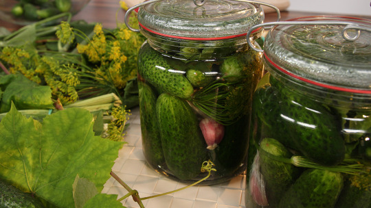 Kurczak w pomarańczach z kaparami i pistacjami