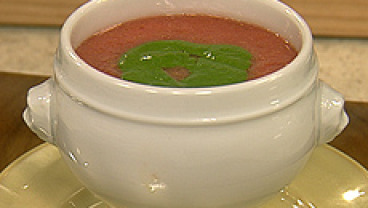 Aksamitna zupa pomidorowa z przecierem szpinakowym