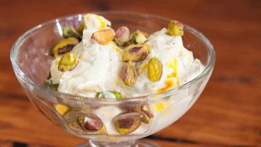 Sikarni – jogurtowy deser z pistacjami