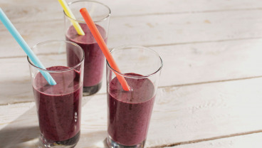 Koktajl z jagodami na jaglanym congee