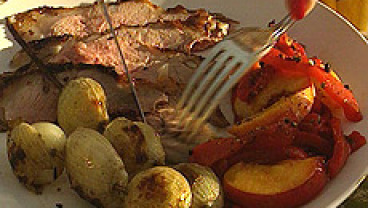 Udziec jagnięcy z grilla z czosnkiem i rozmarynem