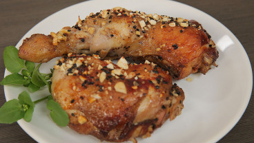 Nóżki kurczaka w miodzie i nerkowcach z  sezamem