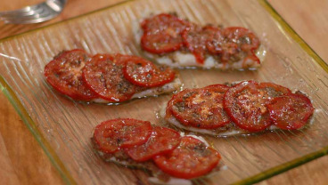 Ryba z pomidorami i tapenadą z zielonych oliwek