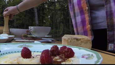 Kogel-mogel z Kozamerem klasztornym i malinami