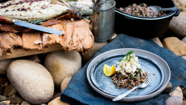 Barramundi w melaleuce z zizanią i łobodą