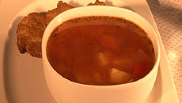 Zupa jarzynowa z czerwoną soczewicą