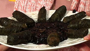 Gołąbki w liściach chrzanu