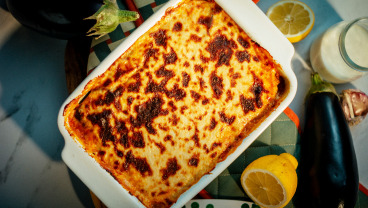 Zapiekanka grecka z kurczakiem, bakłażanem i beszamelem