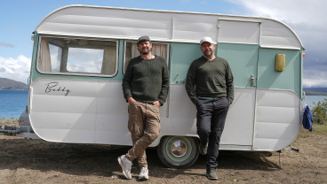 Colin i Manu – poza utartym szlakiem