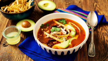 Sopa azteca – pikantna zupa pomidorowa