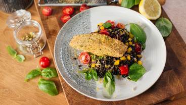 Łosoś z czarną soczewicą