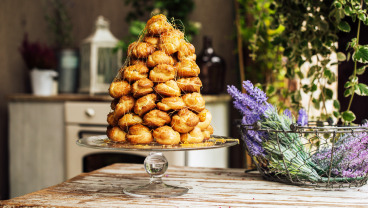 Croquembouche – wieża z profiterolków