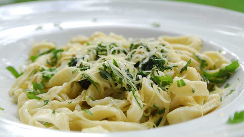 Pasta fresca z domowym pesto