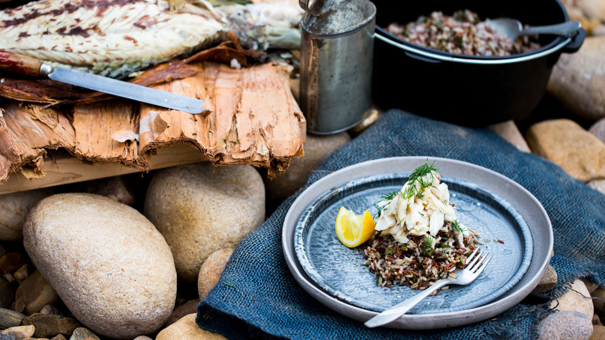 Barramundi w melaleuce z zizanią i łobodą