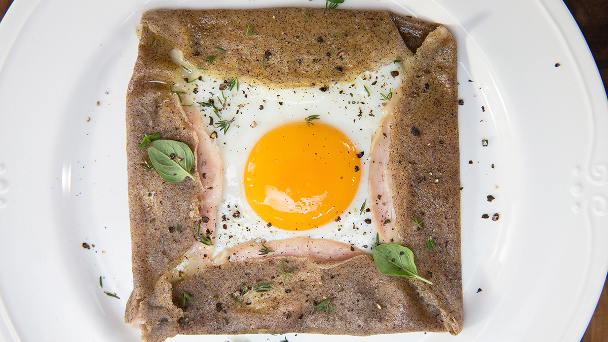 Galettes, czyli naleśniki z mąki gryczanej na słono i na słodko