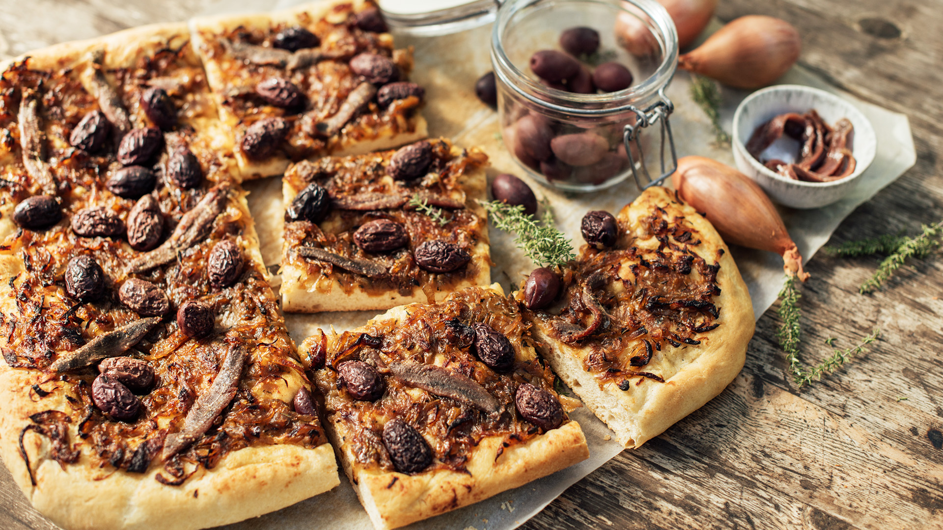 Pissaladiere – placek drożdżowy z cebulą