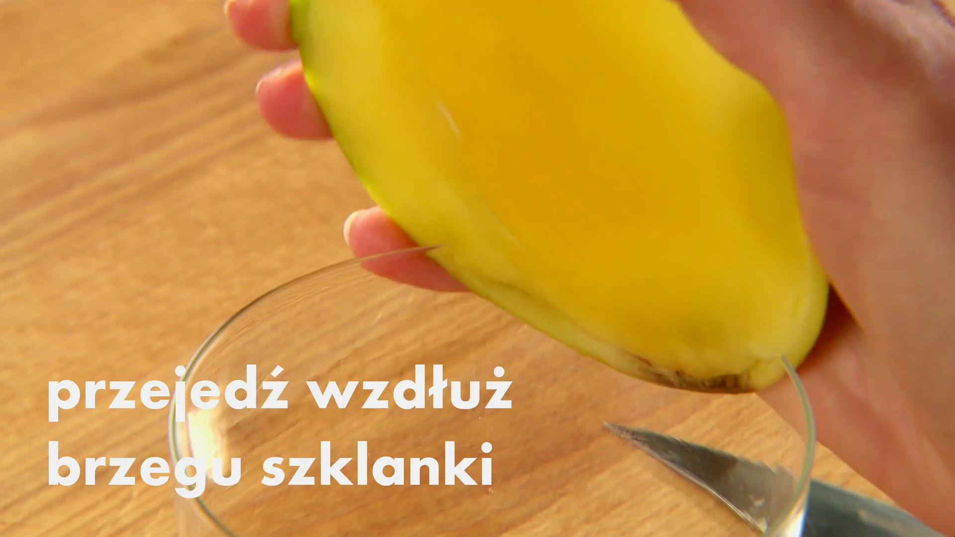 Jak pokroić mango za pomocą szklanki   